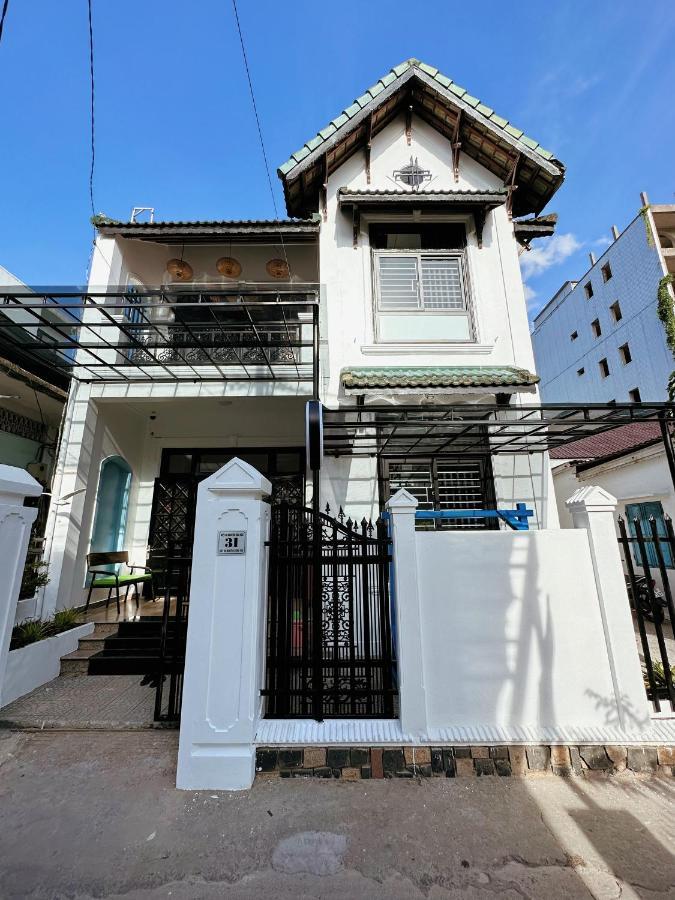 Under The Sun Homestay Hue Exterior photo