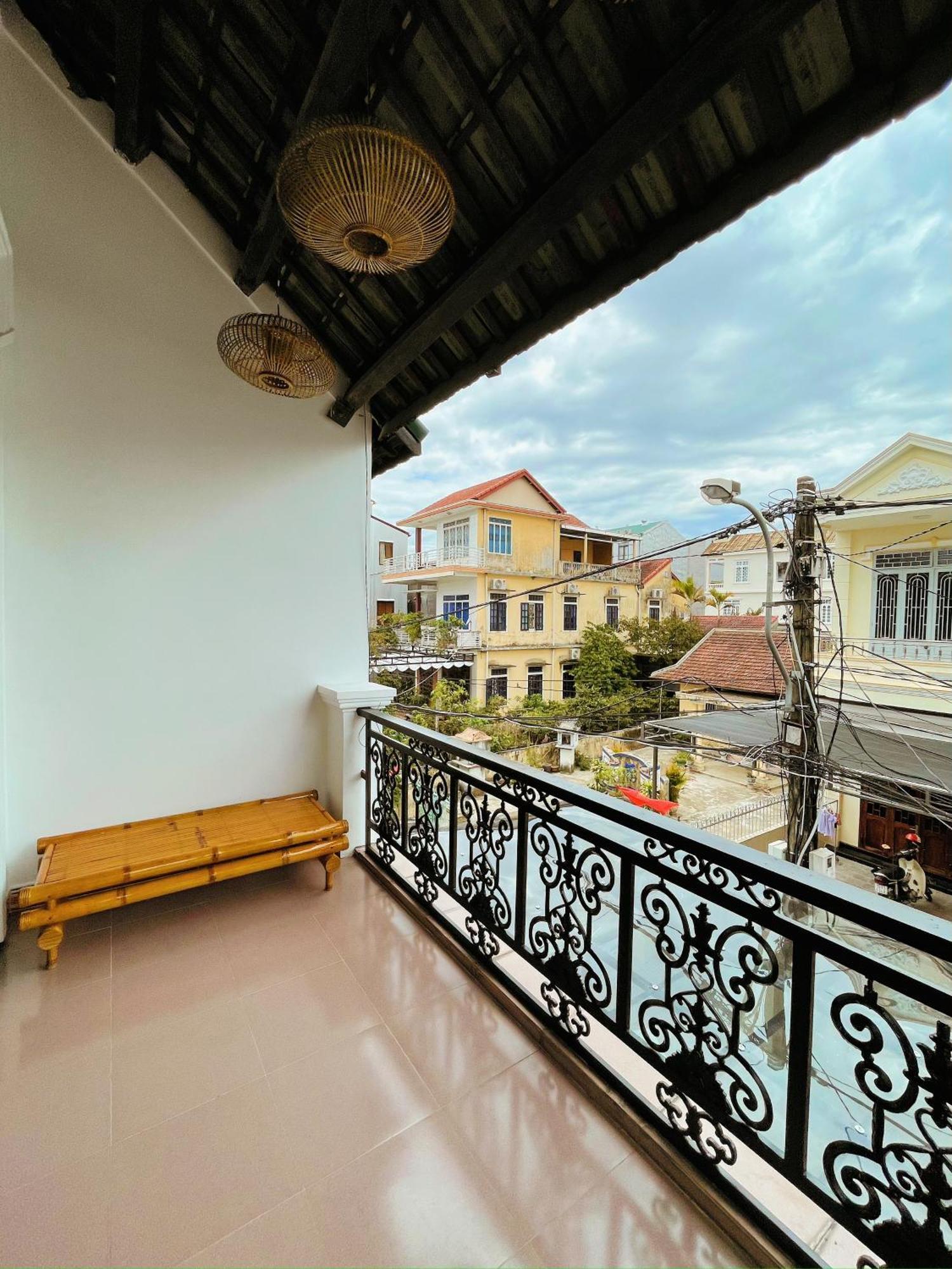 Under The Sun Homestay Hue Exterior photo
